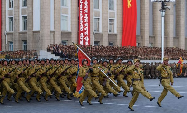 Negara-negara Pakta Pertahanan Atlantik Utara (NATO) mengungkapkan bahwa Korea Utara telah mengirimkan pasukan militernya ke Rusia. Juru bicara NATO, Farah Dakhlallah, menegaskan bahwa langkah ini dapat memperburuk konflik antara Rusia dan Ukraina.