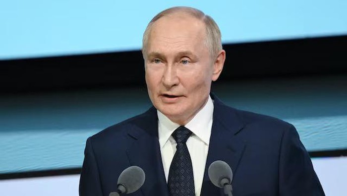 Presiden Rusia, Vladimir Putin, mendesak Israel untuk segera menarik pasukannya dari wilayah Suriah.